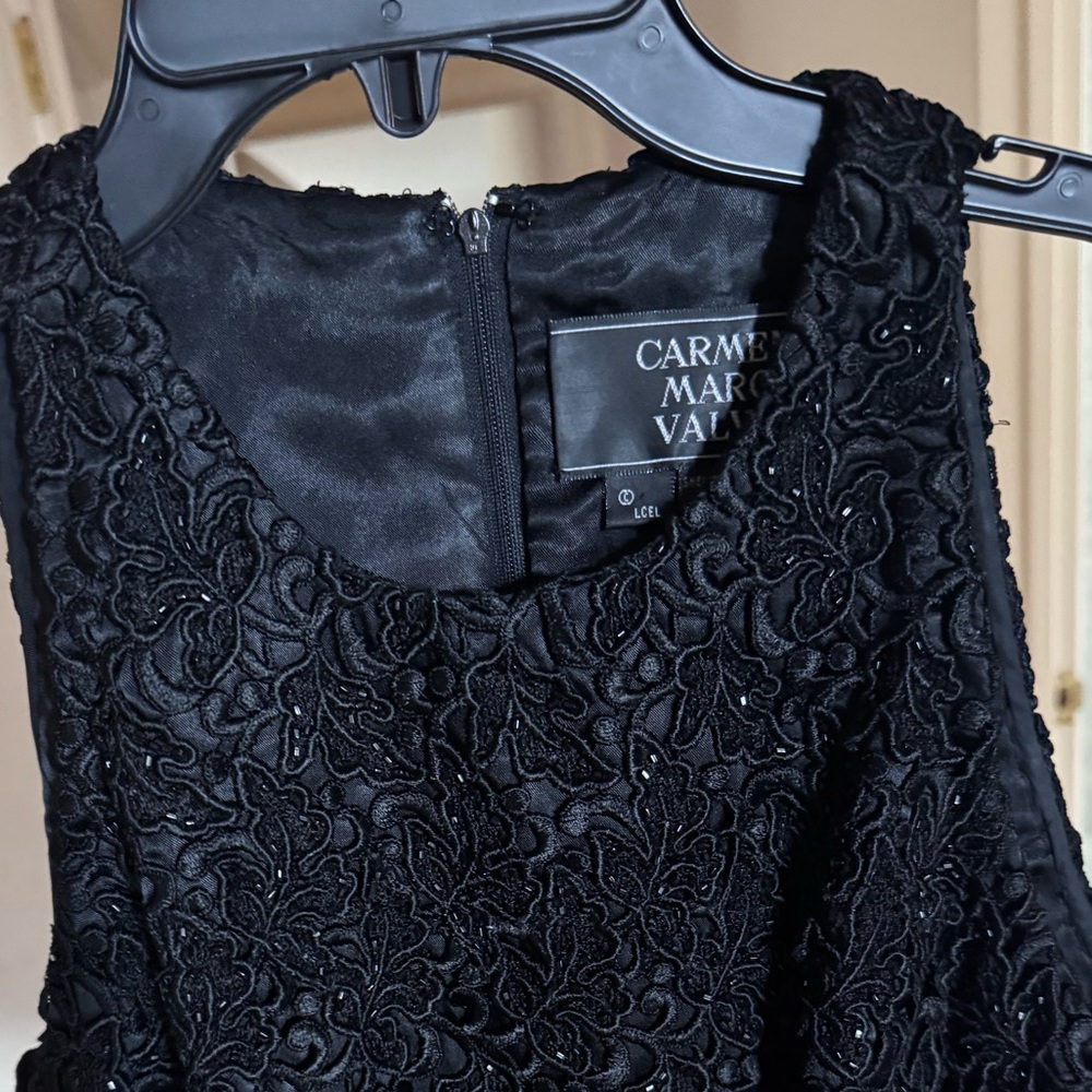 Carmen Marc Valvo Black lace Tank Top with Rounded Neckline